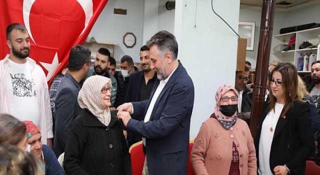 CHP Bayraklı’ya 100 yeni üye!