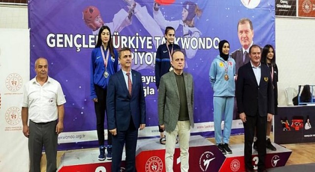 Osmangazili Taekwondocudan Gümüş Madalya