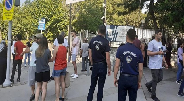 İzmir Büyükşehir Belediyesi’nden öğrencilere YKS desteği