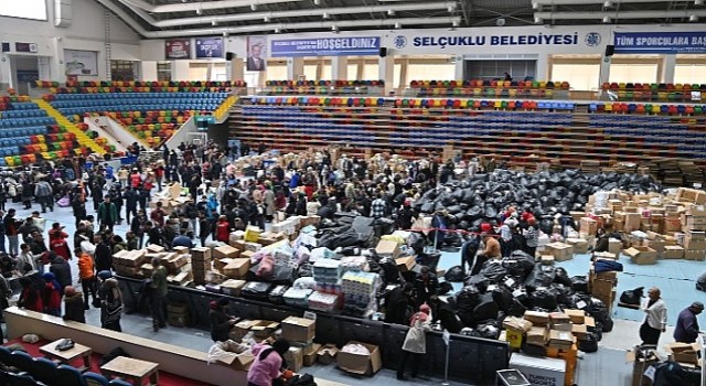 Selçuklu’dan Hatay’a 52 Tır Yardım Malzemesi Gönderildi