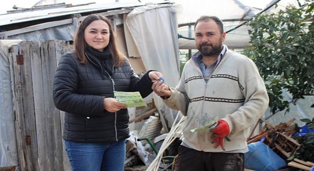 Kumlucalı üreticilere çipli anahtarlıklar dağıtılıyor