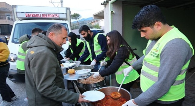 Başkan Sandal, depremzedelerle iftarda buluştu