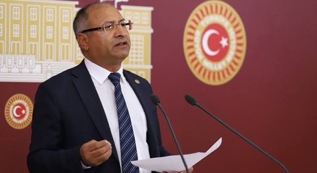 CHP İzmir Milletvekili Purçu istifa ettiğini açıkladı.