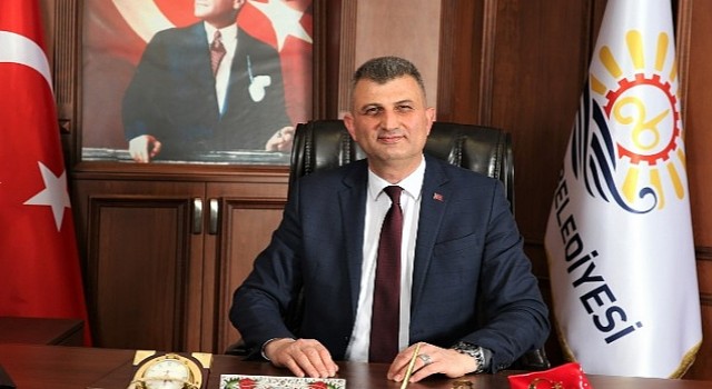 Gölcük Belediye Başkanı Ali Yıldırım Sezer, yayınladığı mesaj ile tüm hemşehrilerinin ve İslam aleminin Ramazan Bayramını tebrik etti