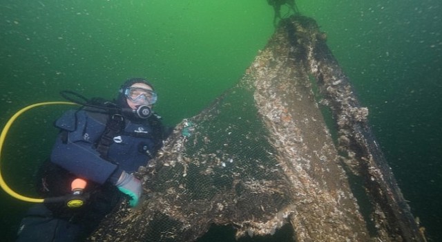 İzmit Körfezinden 5 ton hayalet ağ çıkarıldı