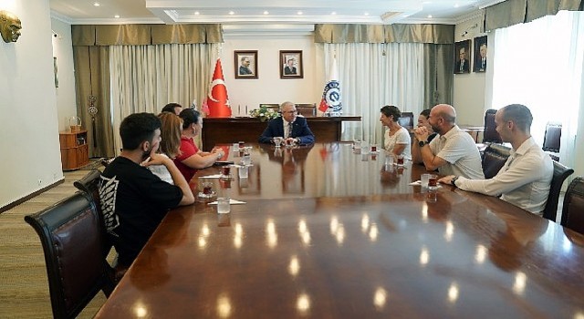 Rektör Budak, Zafer Yürüyüşü’ne katılan Egeli Ekibi ağırladı