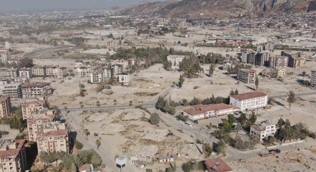 Enkazın yüzde 72’sinin kaldırıldığı Hatay’da, vatandaş yıllarca yaşadığı sokakları tanıyamaz hale geldi