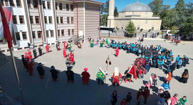 Mehteran gösterisine öğrencilerden yoğun ilgi