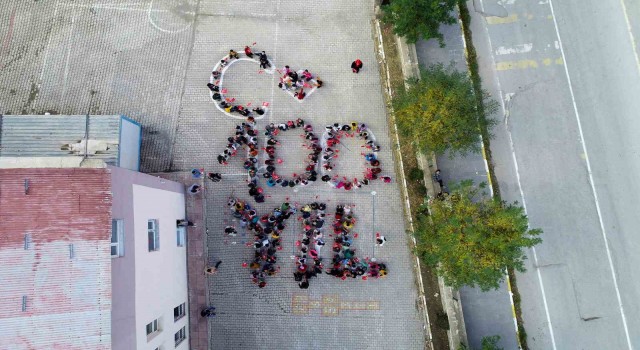 Çatak’ta Cumhuriyet’in 100. yıl koreografisi