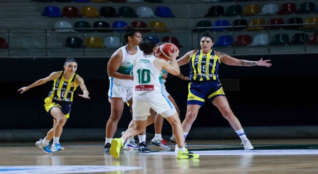 Kadınlar Basketbol Süper Ligi: İzmit Belediyespor: 70 - Fenerbahçe: 75