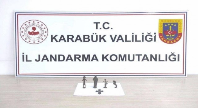 Karabük’te tarihi eser satmak isteyen kişiler yakalandı