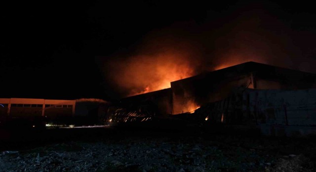 Manisa’daki fabrika yangını kontrol altına alındı