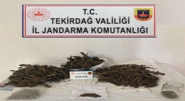 Şüphelilerden 1 kilo 780 gram uyuşturucu ele geçirildi