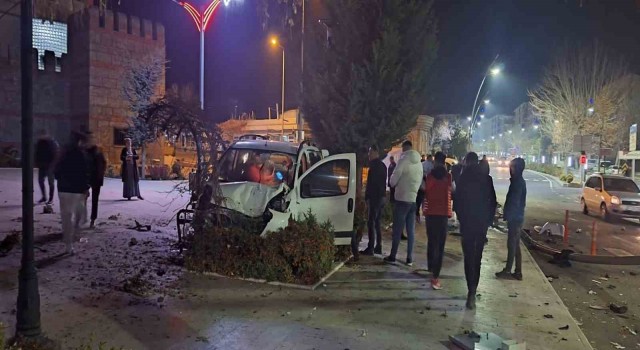 Niğde’de kaza yapan sürücü aracı bırakıp kaçtı