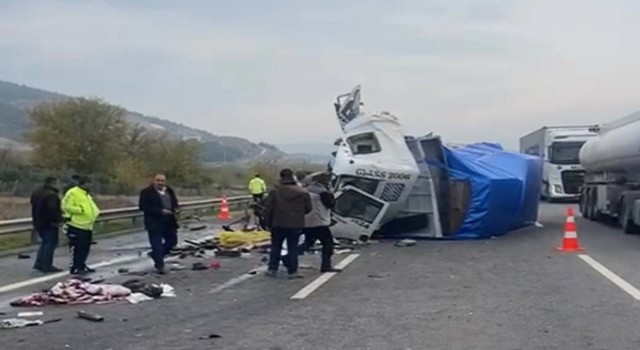 Osmaniye’de kamyon tıra arkadan çarptı: 1 ölü