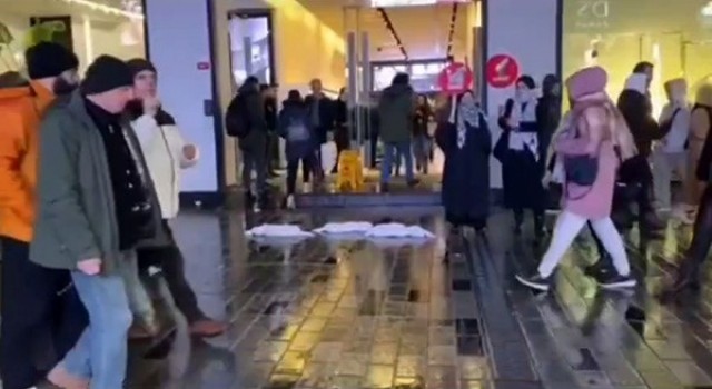 Sultanahmet ve Taksim’de ”kanlı”, ”maket bebekli” İsrail protestosu