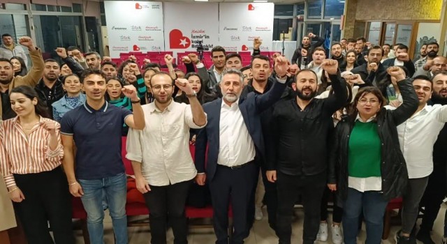 Başkan Sandal: ”Gençleriyle güçlü bir Bayraklı oluşturduk”