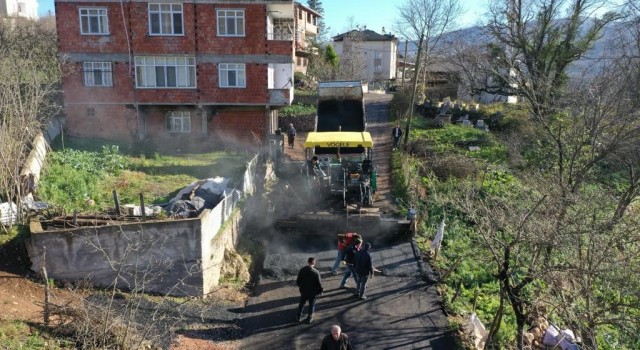 Ordu’da 3 mahalleyi birbirine bağlayan yol asfaltlanıyor