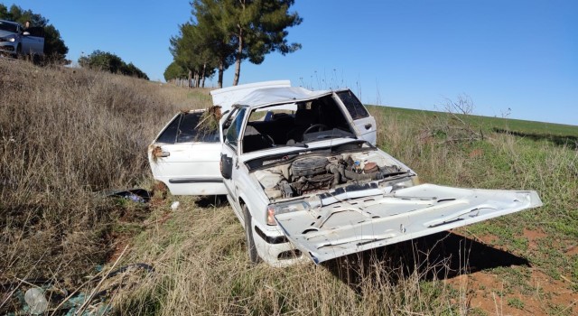 Şanlıurfa’da otomobil devrildi: 3 yaralı