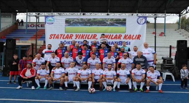 Söke Şehir Stadı’nda son maçı futbol efsaneleri yaptı