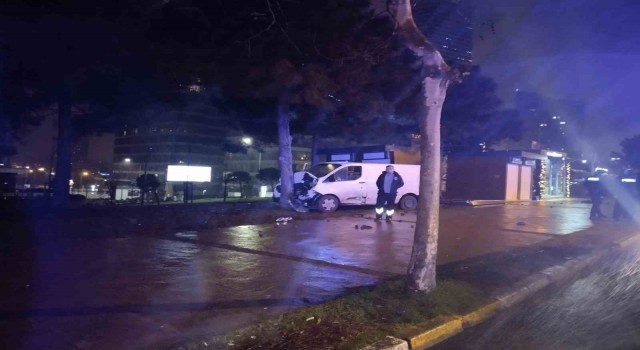 Ataşehir’de trafik kazası: 1’i ağır, 2 yaralı