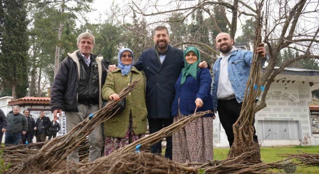 Balıkesir Büyükşehir’den Sındırgı’ya 16 bin ceviz ve badem fidanı