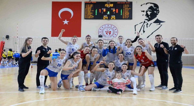 Bozüyük Belediyesi Eğitim ve Spor Kulübü Voleybol Takımı, yarı finale yükseldi