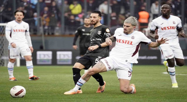 Trendyol Süper Lig: Pendikspor: 0 - Trabzonspor: 0 (İlk yarı)