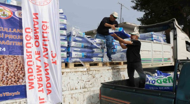 Adana’da 22 ton soya tohumu dağıtıldı