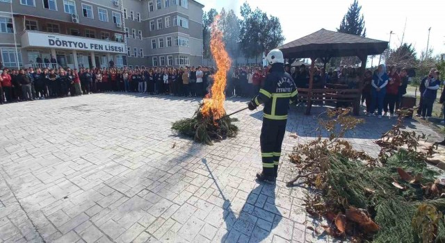 Dörtyol’da öğrencilere ve personellere yangın eğitimi verildi