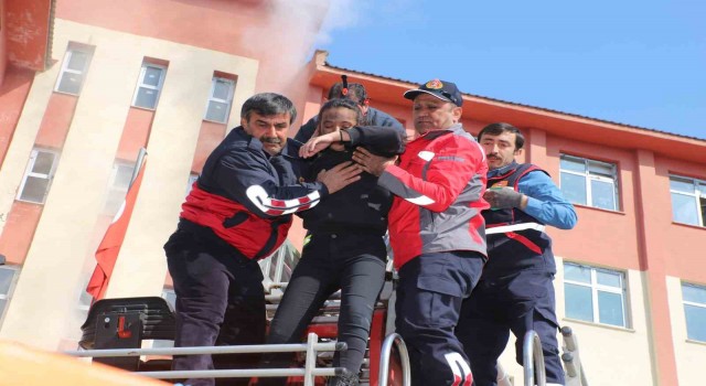 Hakkari’de gerçeği aratmayan tatbikat