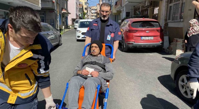 İstanbul’da KOAH hastası evinden alınıp ambulansla oy vermeye götürüldü