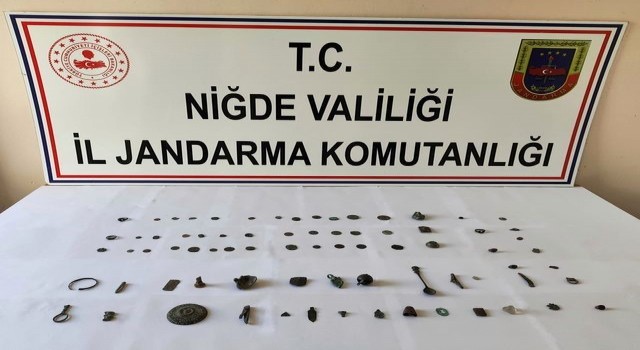 Niğde’de 75 tarihi obje ele geçirildi