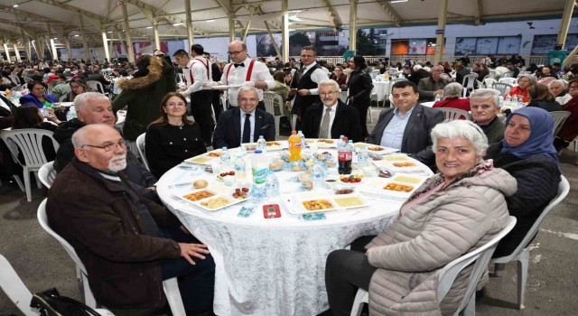 Nilüfer’de ilk iftar sofrası İhsaniye’de kuruldu