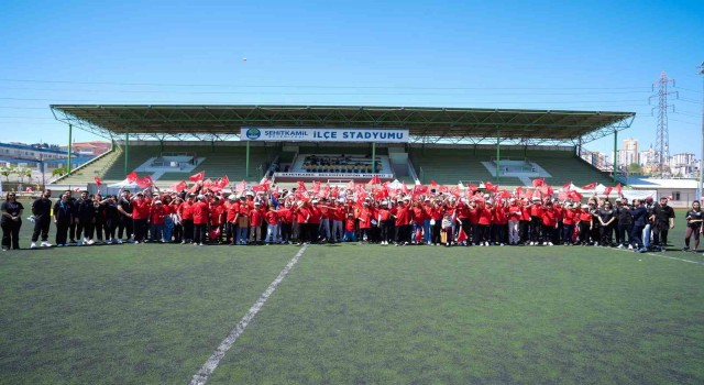 Başkan Yılmaz, çocukların bayram sevinçlerine ortak oldu