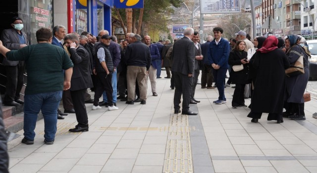 Bayburt’ta bayram alışveriş telaşı yoğunluğuna neden oldu