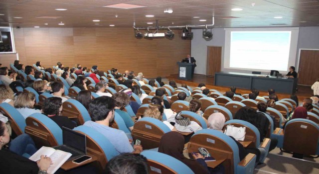 BUÜ’de tez yazımı ve atıfların önemi konuşuldu