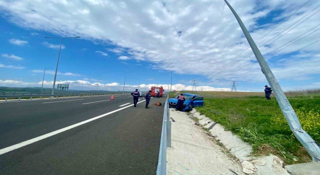 Çanakkale’de kontrolden çıkan araç takla attı: 1 ölü, 1 yaralı