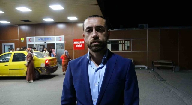 Diyarbakır’da bıçaklı kavgada yaralanan iki kişi ve yakınları aynı hastanede karşı karşıya gelince ortalık savaş alanına döndü.