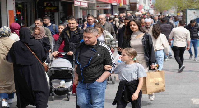 Erzincan’da çarşı ve pazarda bayram yoğunluğu yaşanıyor