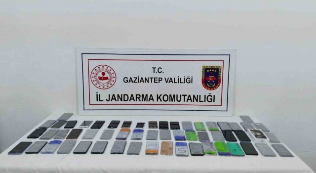 Gaziantep’te 2 milyon TL değerinde kaçak telefon ele geçirildi