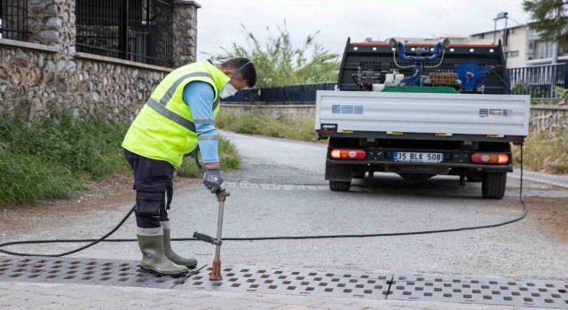 İzmir’de sivrisinek ve haşere ile mücadele 12 ay sürüyor