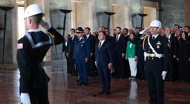 Muğla Büyükşehir Belediye Başkanı Aras ve 11 CHP’li ilçe belediye başkanı Anıtkabir’de