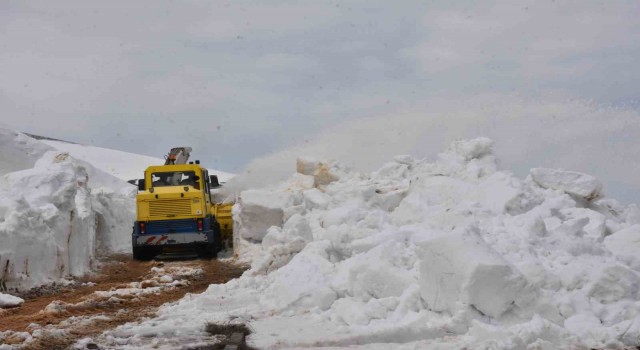 Turizm cenneti Nemrut Krater Gölü’nün yolu açılıyor