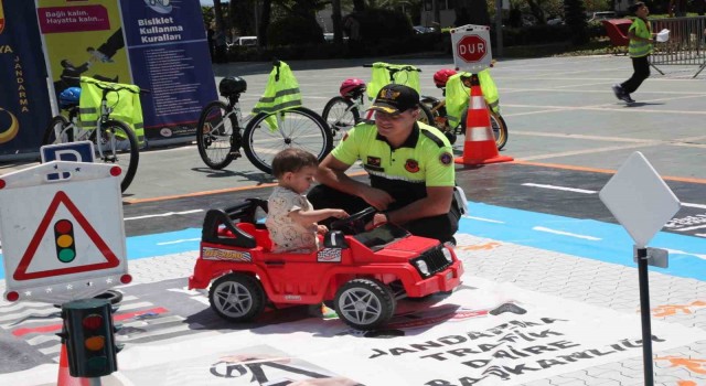 Alanya’da trafik haftasında öğrenciler bilgilendirildi