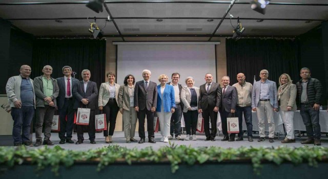 ESTÜ mezunları ile öğrenciler panelde bir araya geldi