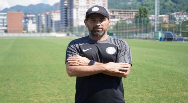 İlhan Palut: “Tüm sorumluluğum Rizespor’u ligde en başarılı yerde bitirtmek”