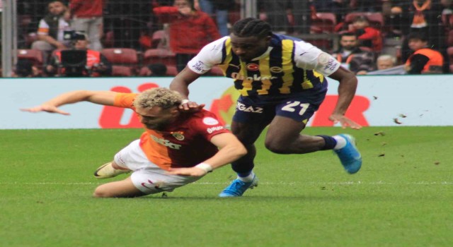 Trendyol Süper Lig: Galatasaray: 0 - Fenerbahçe: 0 (İlk yarı)