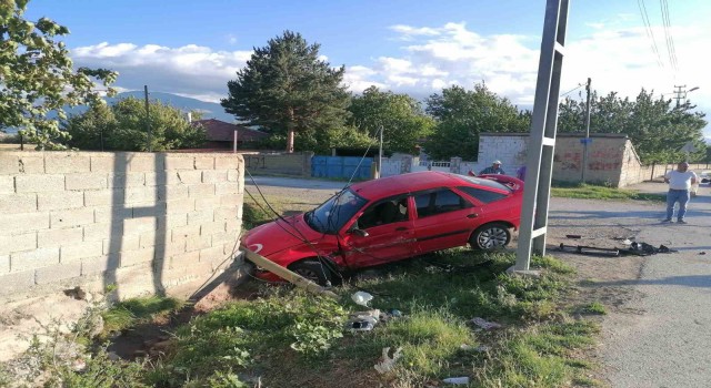 Erzincan’da trafik kazası: 2 yaralı