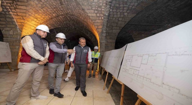 Mersin'de ’Kent Müzesi’ yapılacak Taş Bina’da restorasyon çalışmaları sürüyor